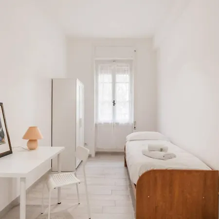 Apartment La Finestra Sul Giardino 348 Rome